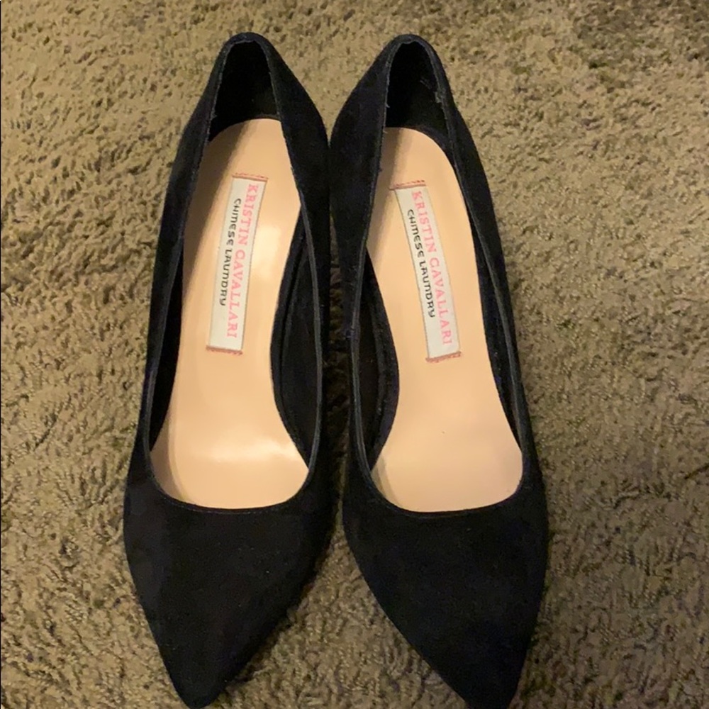 Size women’s 7.5 Chinese Laundry black suede pumps